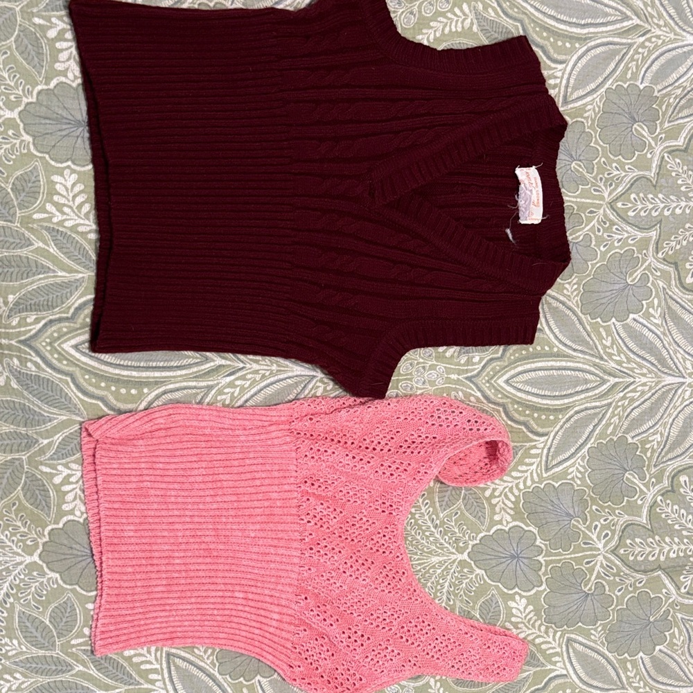 Vintage Sleeveless Ribbed Knit V-Neck Tank/vest  Set in Wine and Pink